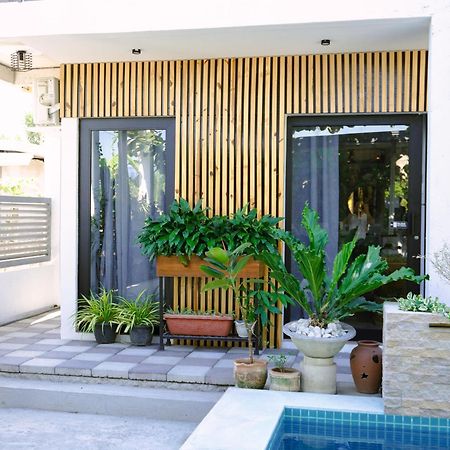 Urban Oasis Resort, Tarlac Экстерьер фото