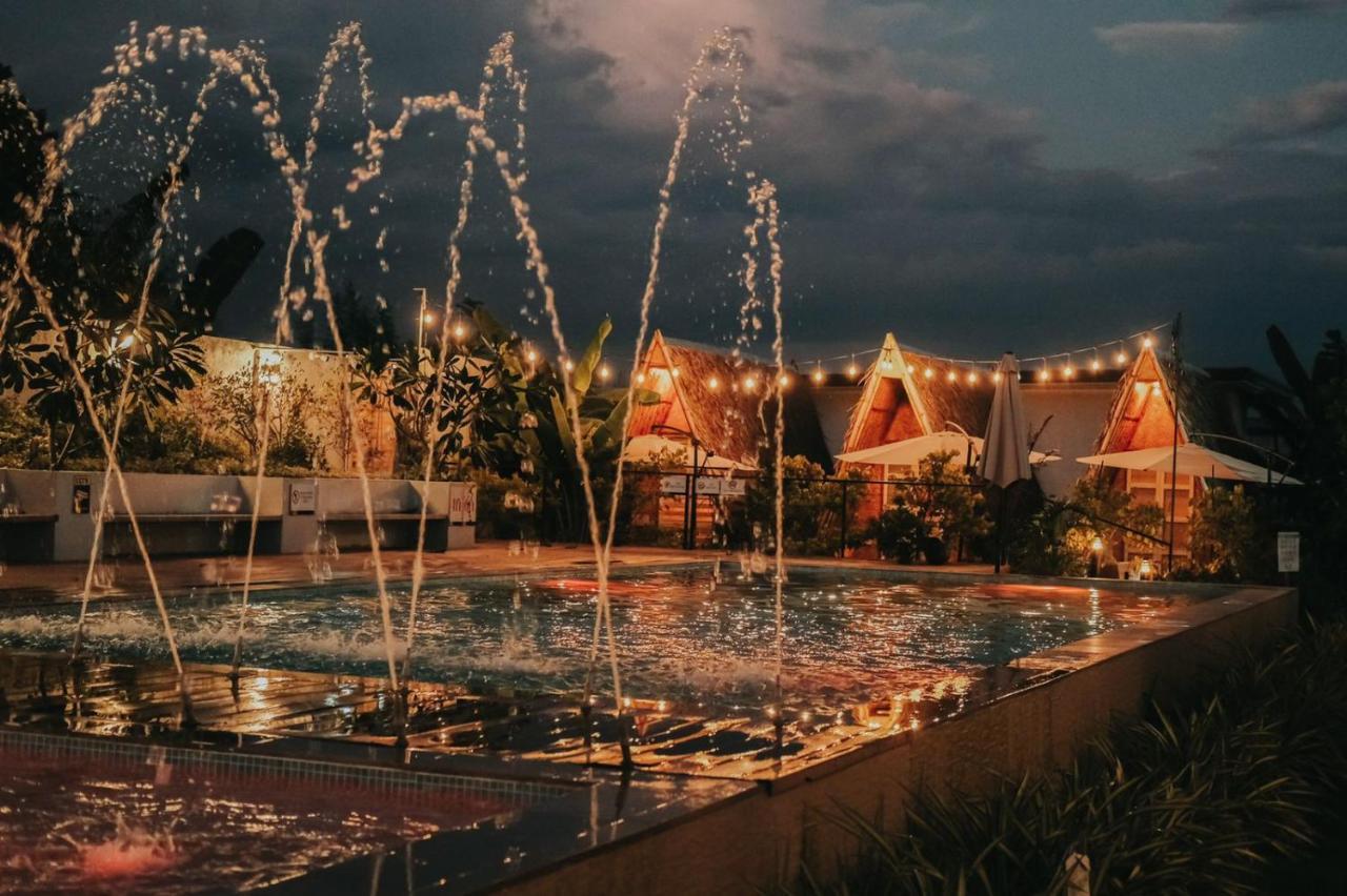 Urban Oasis Resort, Tarlac Экстерьер фото