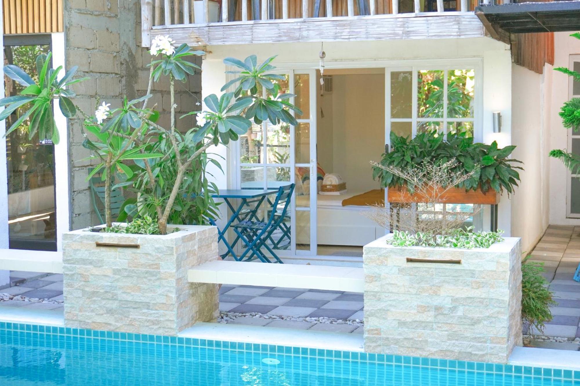 Urban Oasis Resort, Tarlac Экстерьер фото