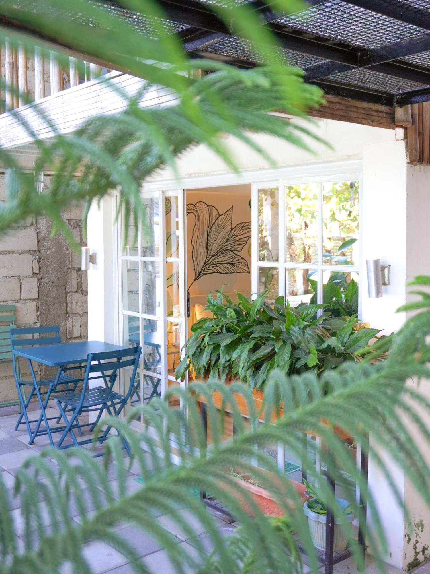 Urban Oasis Resort, Tarlac Экстерьер фото