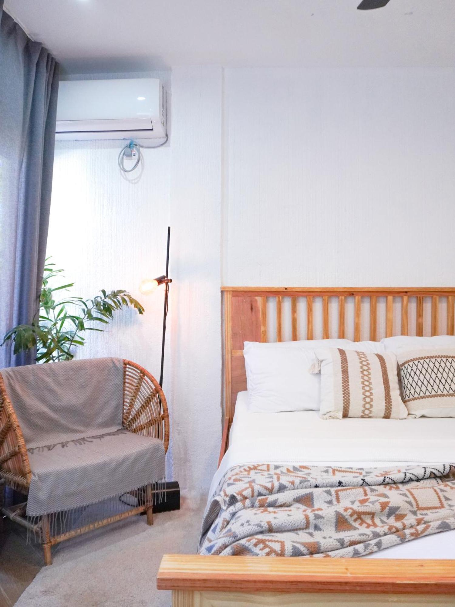 Urban Oasis Resort, Tarlac Экстерьер фото