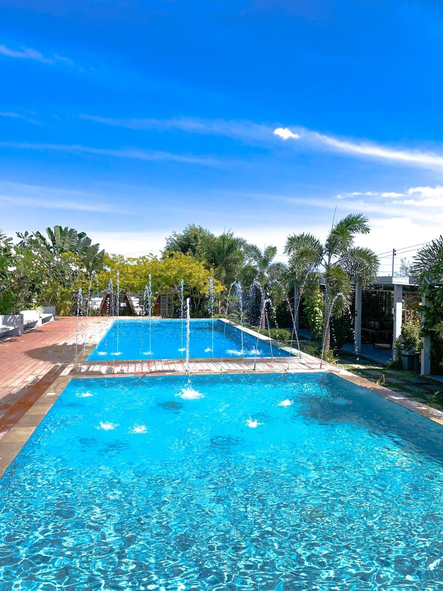 Urban Oasis Resort, Tarlac Экстерьер фото