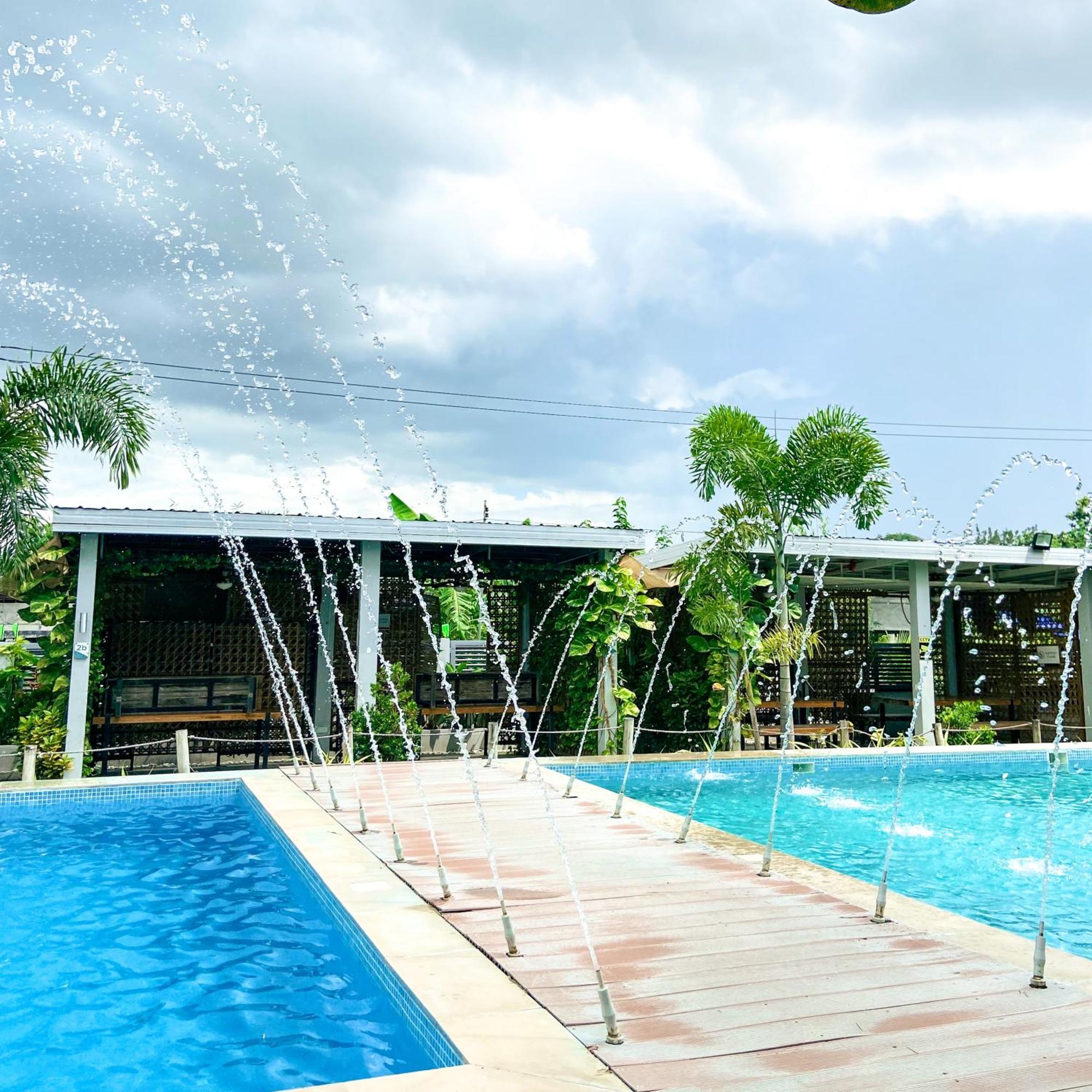 Urban Oasis Resort, Tarlac Экстерьер фото